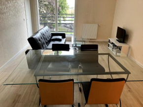 Nice 2 rooms Apartement in Cergy facing ESSEC